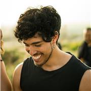 Graduado en bellas artes con alta capacidad docente. Las clases están enfocadas en primerizos en el mundo del arte.